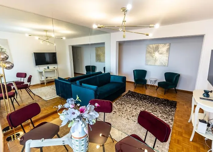 Perfect Centre - View *