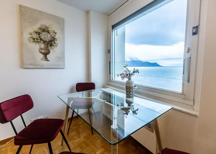 Perfect Centre - View Montreux