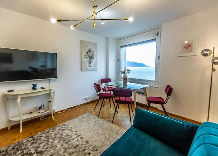 Perfect Centre - View Montreux