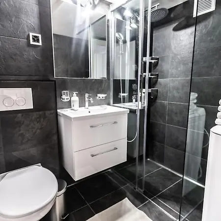 Perfect Centre - View